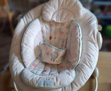 Baby vibrating chair