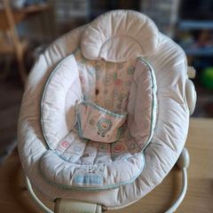 Baby vibrating chair