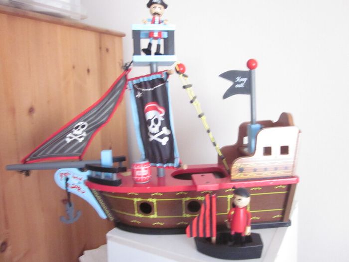 Little Town Wooden Pirate Ship With Pirates