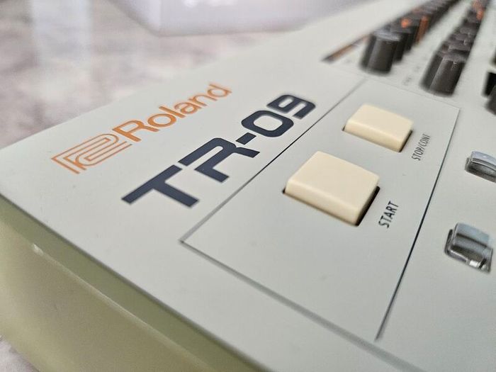 Roland TR-09 Rhythm Composer