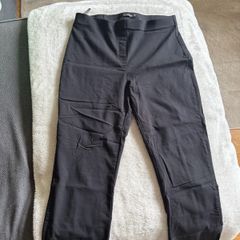 Cropped trousers