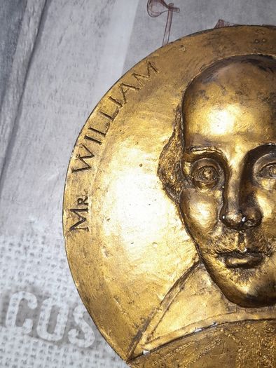 Bronze Coloured Wall Plaque of William Shakespeare with his Name and birth 1564 and death 1616 embossed on the front, Postage Available or Collection