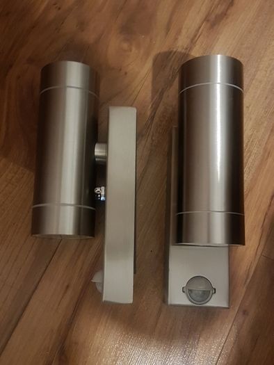 Light pir sensor 25 euro each(including bulbs) 2 available