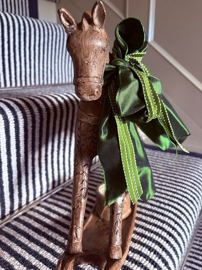 New bespoke wood effect vintage inspired rocking with candle and oversized bow