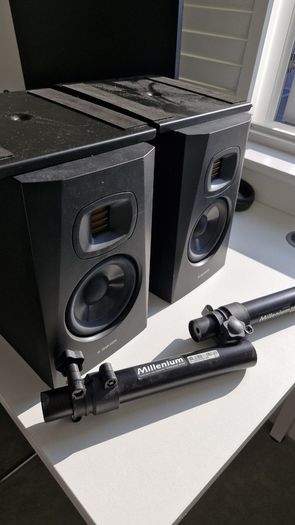 ADAM Audio T5V Desktop Stand Bundle