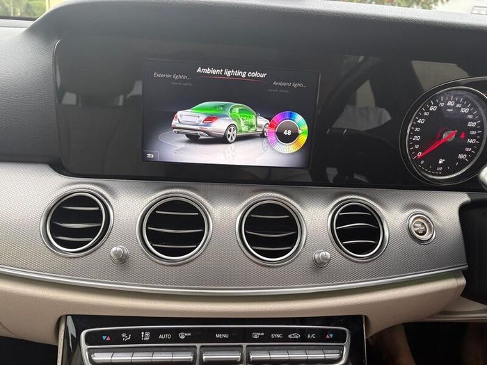Mercedes-Benz E 2.0 Diesel | Panoramic Sunroof