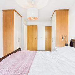 bed frame 7ft x 7ft  emperor. Size .200 euro  quick  sale.