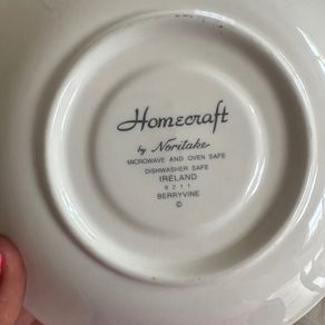 31-piece Noritake Homecraft Berryvine set