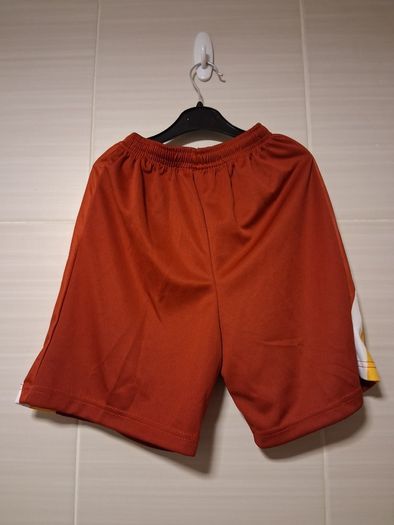 Liverpool Jersey and Shorts Set. Liverpool FC Home Kit.Age 9 to 11 Yesrs. Collect In Dublin Or Receive Via Post.