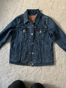 Women's Levi denim jacket