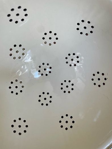 Vintage Pretty Rayware Metal Kitchen Sieve Enamelware Drainer