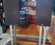 B&W 685 Speakers + Stands