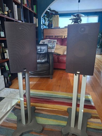 B&W 685 Speakers + Stands