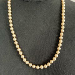 pearl necklace