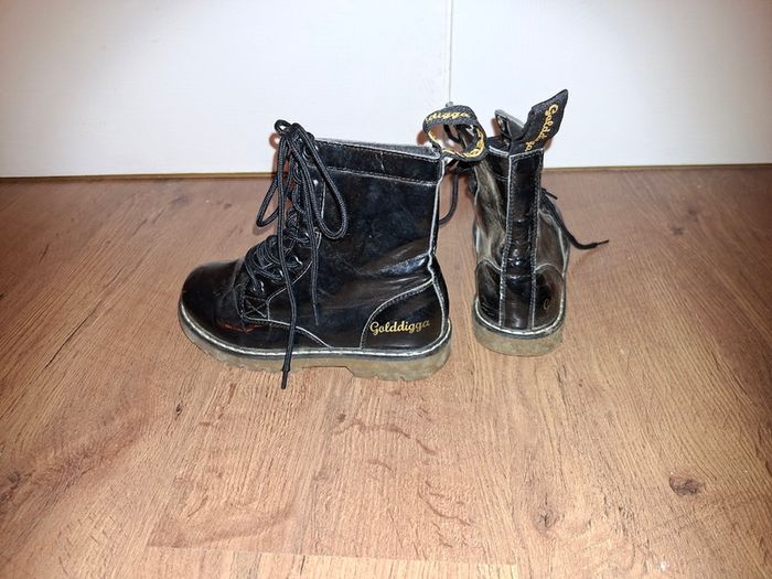 Beautiful Next coat(7-8 years)+Goldigga boots(size 11)