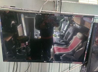 2 x TVs, Single Bed, Sony Radio, Gaming Chair MUST TAKE ALL