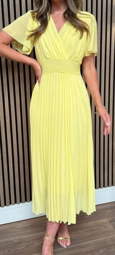 yellow dress