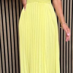 yellow dress