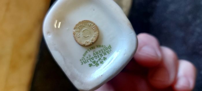 salt and pepper carrigaline pottery,cork Ireland shamrock set gold rim ,nice condition,buyer collects or pays postage thank you, sold as is