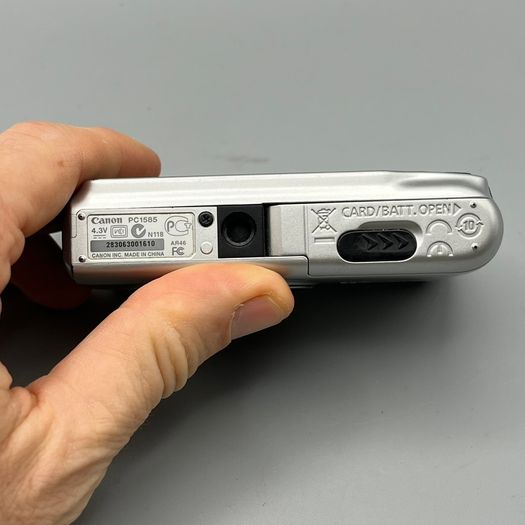 Canon PowerShot A2200 HD 14.1MP Digital Camera Silver and Black - Full Kit