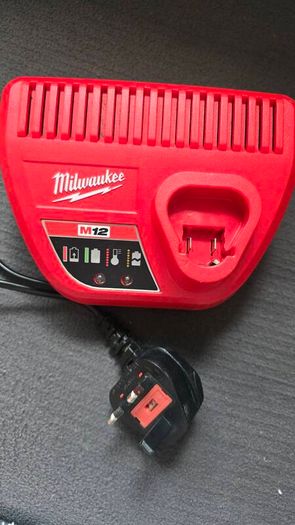 Milwaukee m12  charger