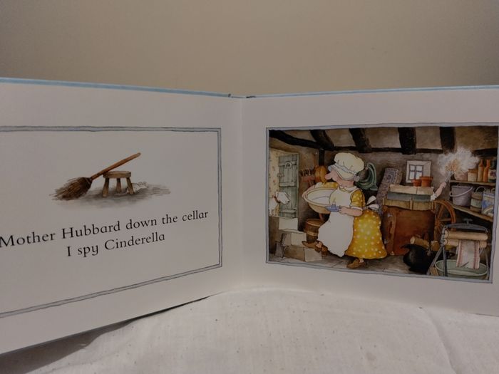 Each peach pear plum by Janet & Allan Ahlberg Classic board book