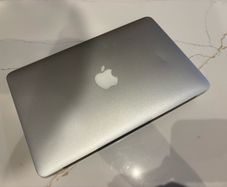 macbook air 11" (early 2015)