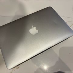 macbook air 11" (early 2015)