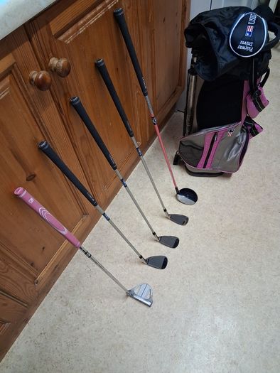 Golf Clubs. US Kids Golf Set.Left Handed .Age 7 To 8 Years Old. Girls Set.. In As New Condition. Collect In Dublin Or Receive Via Post.