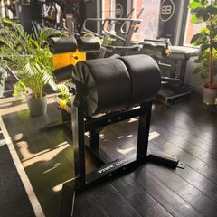 Compact Glute Hamstring Machine