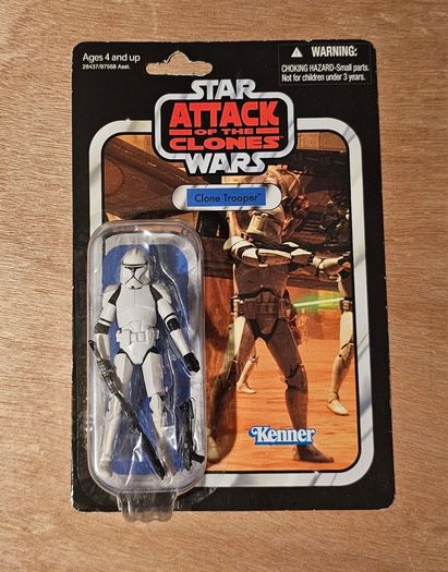 Star Wars Clone Trooper 3.75 " Scale (Some Edge Wear To The Card) New & Unopened