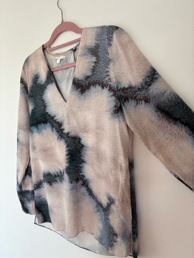 COS  Tie-Dye V-Neck Top