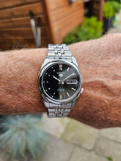 Watch Seiko 5 Automatic.