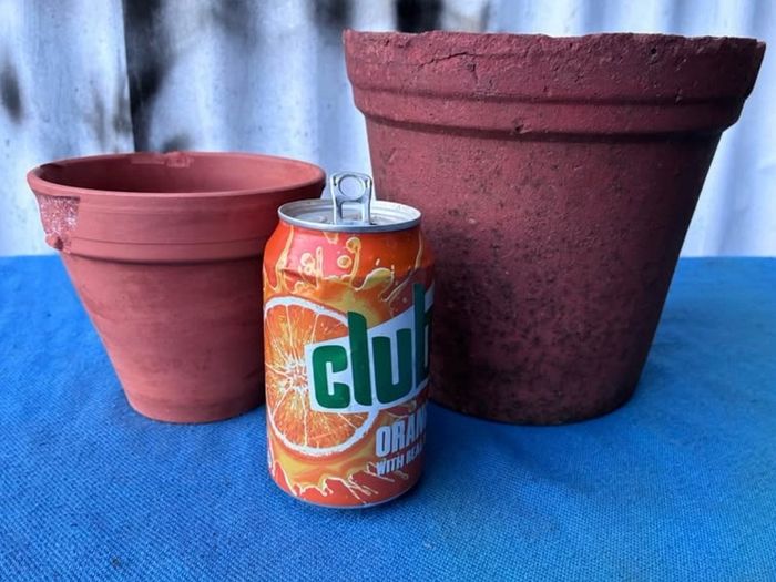 2 vintage terracotta flower pots