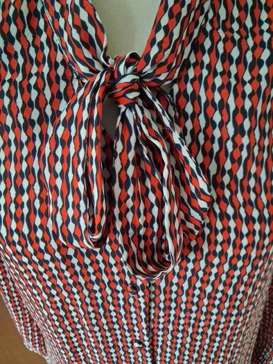 Beautiful Paul Costelloe Bow Neck Blouse 10