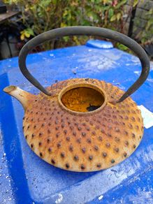 Antique Japanese Cast Iron Teapot Tetsubin. Characteristic Hobnail or Hailstone A Rare pattern covering the body, I don't see any cracks or breaks