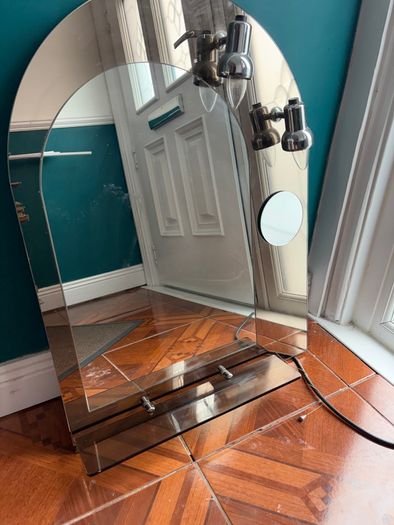 Bathroom mirror