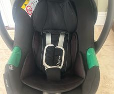 Cybex Aton B2 i-Size Infant Car Seat  with Base One ISOFIX Base & Insert