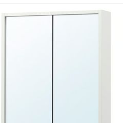 Bathroom mirrored cabinet