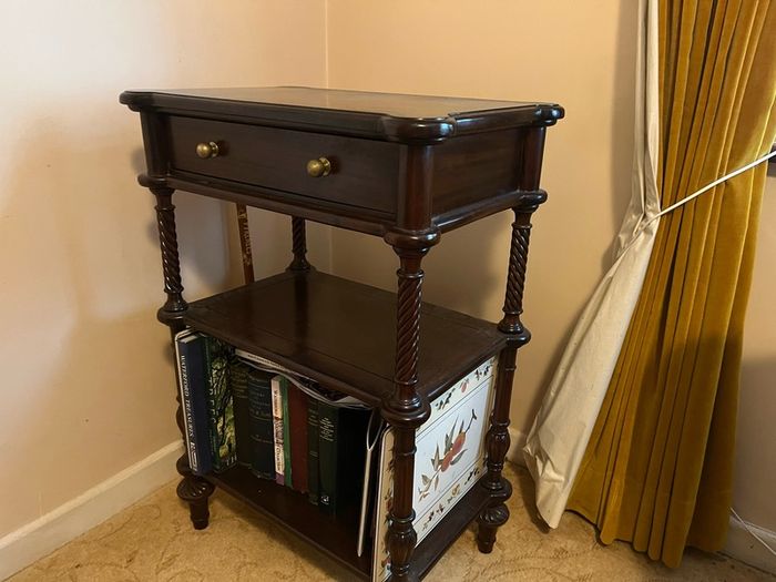 Antique shelving table