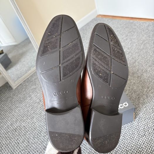 Ecco Chelsea boots