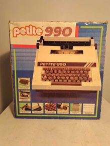 Petite 990 portable typewriter