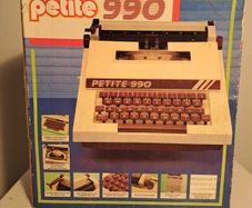 Petite 990 portable typewriter