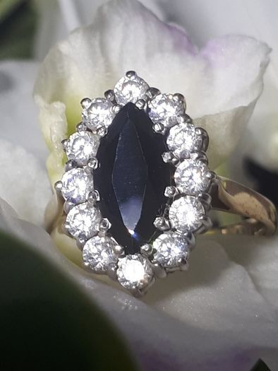 Vintage Gold Sapphire Cluster Ring