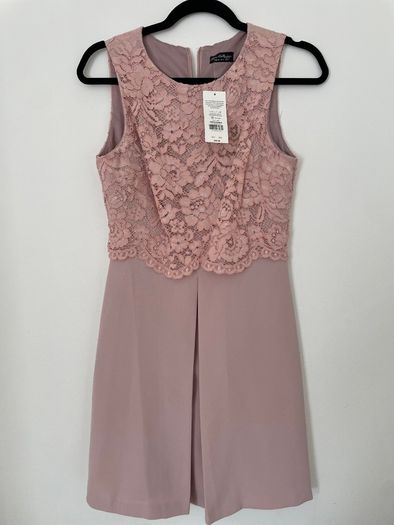 NEW WITH TAGS Pink lace miss selfridge dress size 8