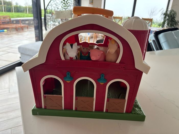 barn farm toy with animals