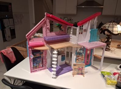 Foldable Barbie Malibu House