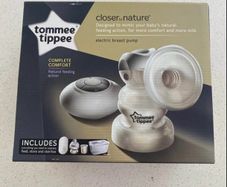 Tommee Tippee Closer to Nature Electric Breast Pump with extras