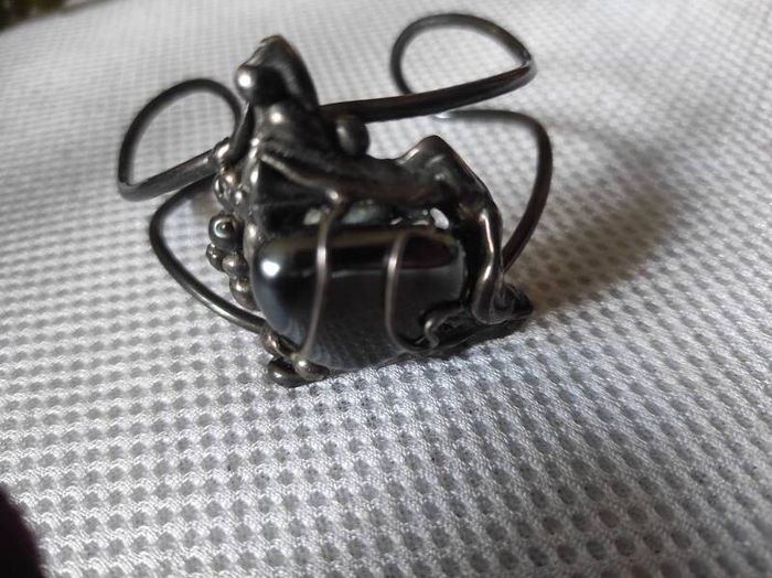 Cuff bangle