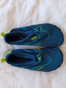 Kid's Water Shoes Size 35